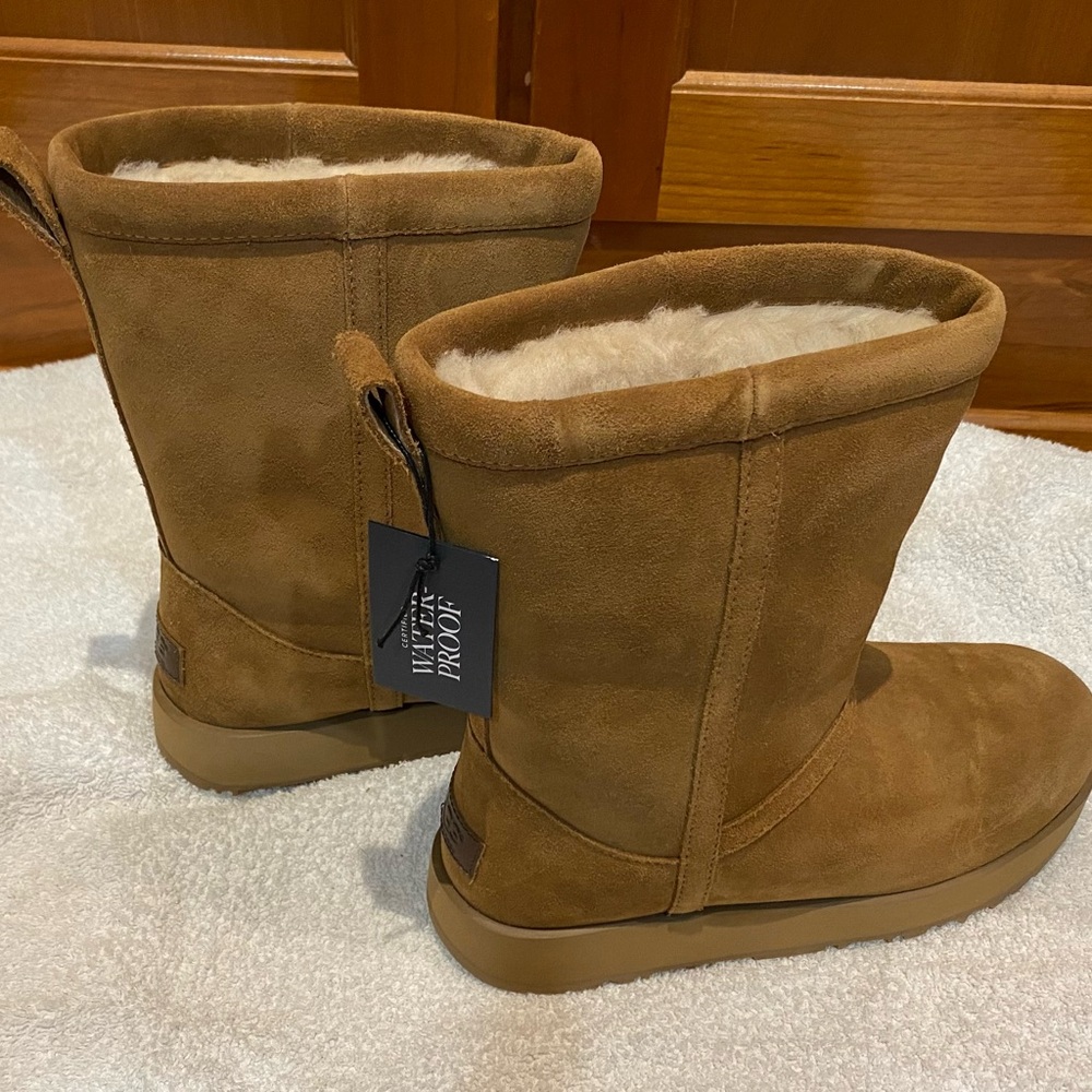 UGG W Classic Short Waterproof BOOTS size 8 NEW! With Tags Chestnut